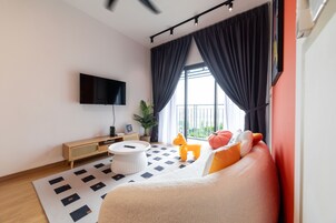 Deluxe Apartment, 3 Bedrooms, Non Smoking | Living area