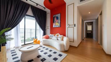Deluxe Apartment, 3 Bedrooms, Non Smoking | Living area