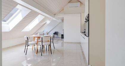 Blueground | Friesenberg, balcony, nr Uetliberg