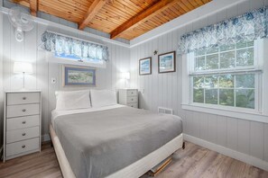 1 bedroom, free WiFi, bed sheets - SeaGill Rest & Nest - A Peaceful Ocean Hideaway (South Yarmouth)