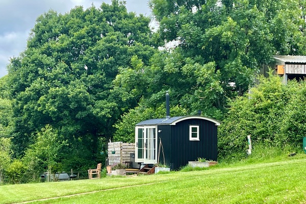 The Shepherds Snug, Powerstock: A country retreat for two