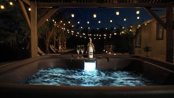 Bain à remous extérieur