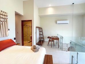 1 bedroom, individually decorated, individually furnished