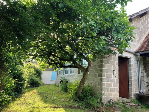 2 Bed Cottage-Sleeps 4-Garden-Fireplace-Pets