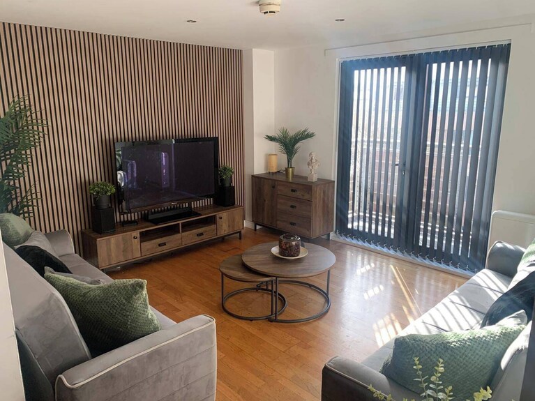 2 Bed Flat - Sleeps 6 - Parking - Wifi - Liverpool
