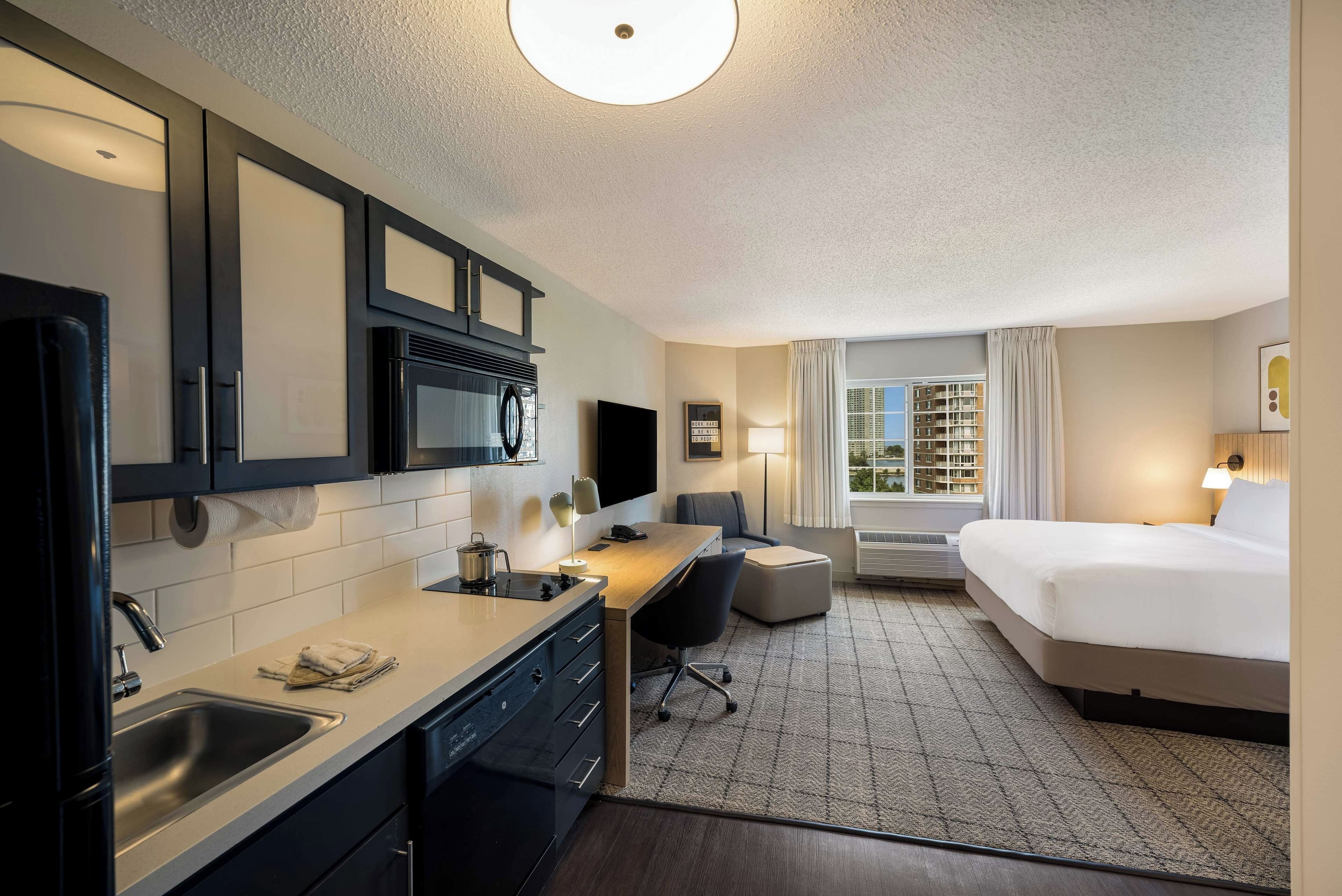 Homelike Staycation With Full Kitchen, Onsite Parking, Pets Are Welcome! - Jersey