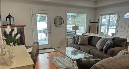 Charming Lewiston, Idaho Get-Away! Wifi, King Bed, Pet Friendly