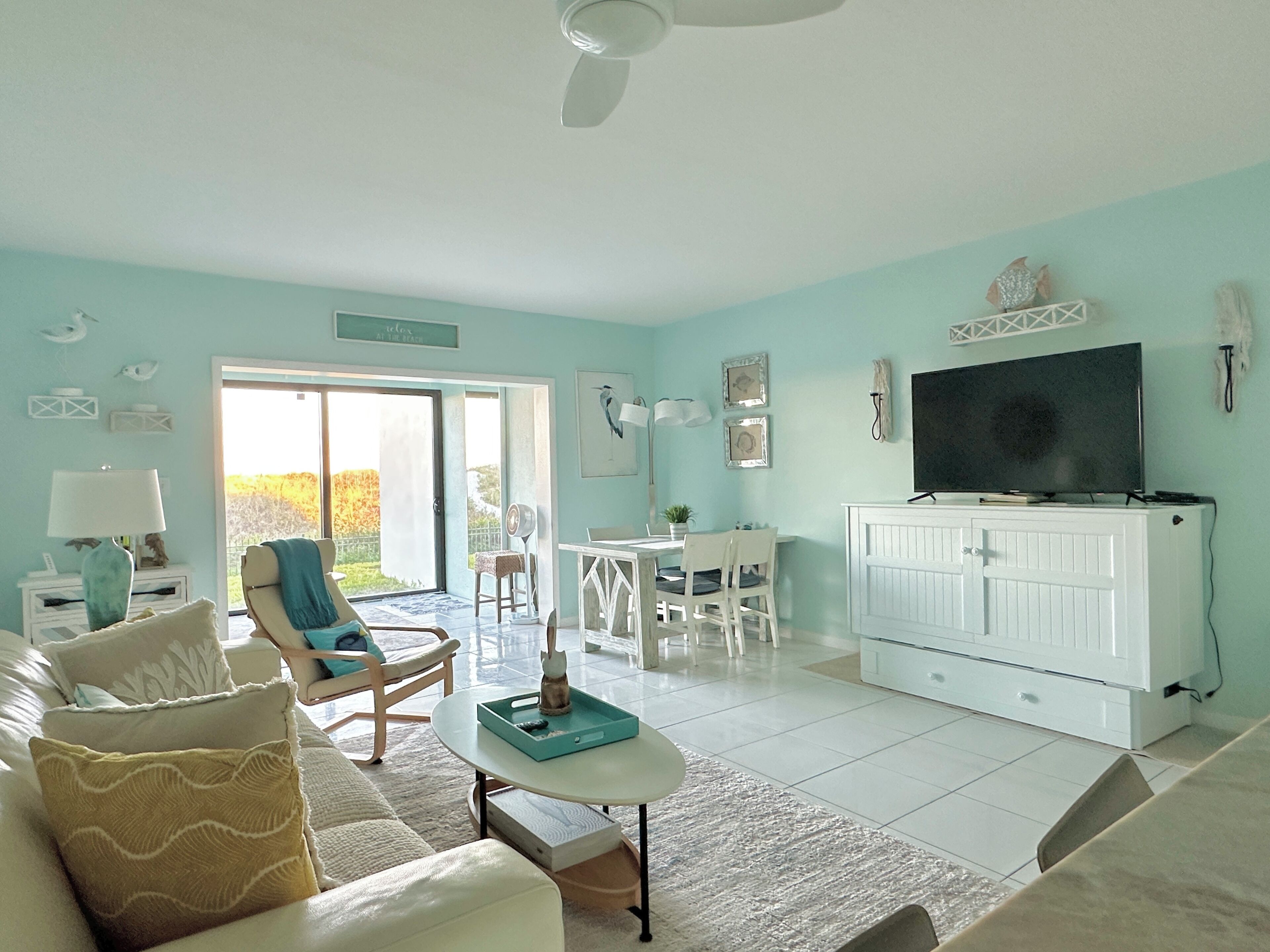 Smart TV, videojuegos, reproductor de DVD y libros 