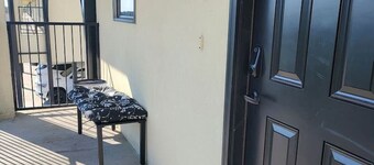 The WorkNest | Stylish Stay w/ Desk & Fast Wi-Fi