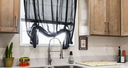 The WorkNest | Stylish Stay w/ Desk & Fast Wi-Fi