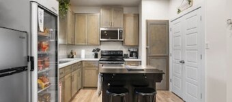 The WorkNest | Stylish Stay w/ Desk & Fast Wi-Fi