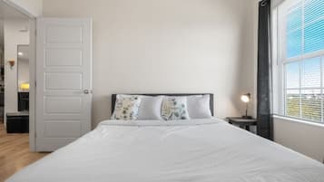 2 dormitorios, escritorio, tabla de planchar con plancha y wifi