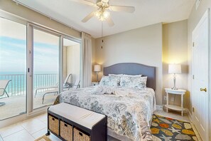 2 bedrooms, internet, bed sheets - Spacious beachfront condo with full kitchen, shared pool and beach access (Panama City Beach)