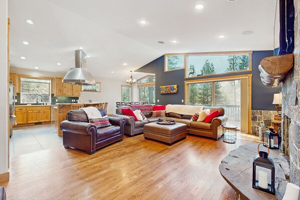 Télévision, cheminée