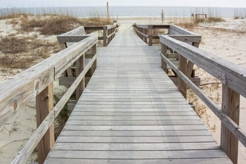 Seaside serenity home with beach access, washer/dryer, & dog-friendly