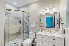 Towels - Seaside serenity home with beach access, washer/dryer, & dog-friendly (Tybee Island)