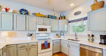 Seaside serenity home with beach access, washer/dryer, & dog-friendly
