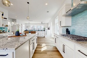 Fridge, microwave, oven, stovetop - Stunning lakefront home on Lake LBJ with private pool spa and outdoor shower (Kingsland)