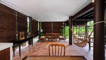 House, 1 Bedroom | Living area | 44-inch Smart TV with digital channels, fireplace, heated floors