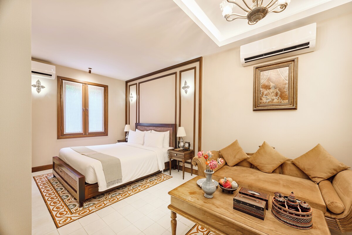 Bộ đồ giường cao cấp, nệm có lớp đệm bông, minibar 
