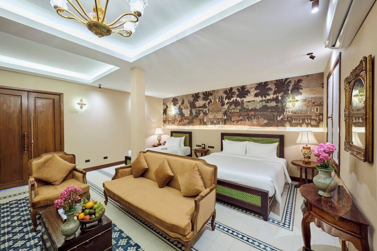 Premium bedding, pillowtop beds, minibar, in-room safe