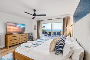 6 bedrooms, desk, iron/ironing board, travel cot