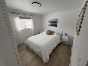 2 bedrooms, desk, iron/ironing board, free WiFi