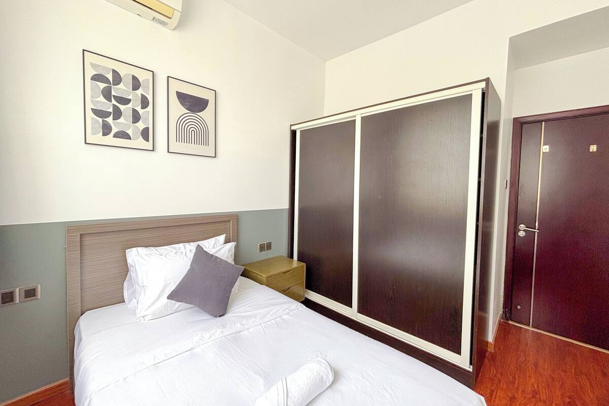 Design Apartment, 2 Bedrooms, City View | 2 bedrooms, laptop workspace, iron/ironing board, free WiFi