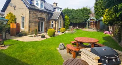 Birchview- central Aviemore accommodation with garden.