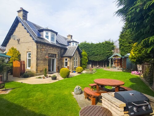 Birchview- central Aviemore accommodation with garden.