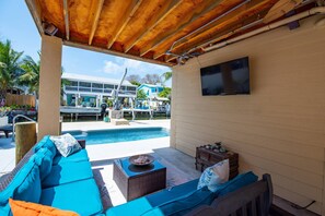 Luokittelematon kuva, 4 kautta 49, painike