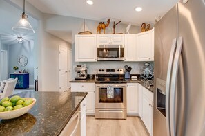 Kühlschrank, Mikrowelle, Geschirrspüler