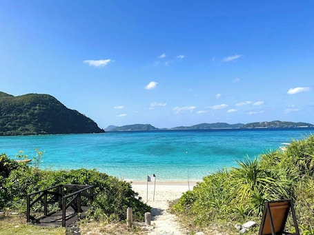 Strand. The only beachside hotel on Tokashiki Island View and choice of Japanese or Western style room not / Shimajiri-gun Okinawa