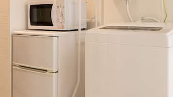 Fridge, microwave, stovetop, cookware/dishes/utensils
