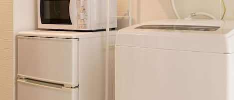 Fridge, microwave, stovetop, cookware/dishes/utensils