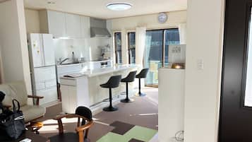 雪櫃、微波爐、爐具、廚房用具/餐具/器皿