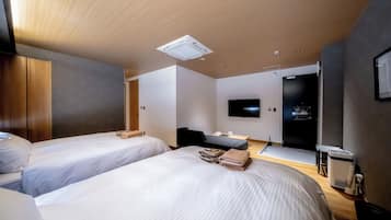 1 bedroom, iron/ironing board, WiFi (free), bed sheets