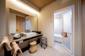 Hårføner og håndklær