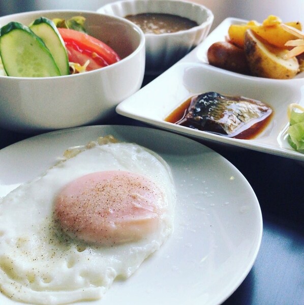 朝食無料