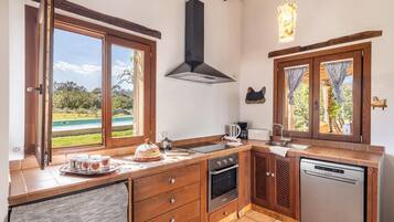 Réfrigérateur, micro-ondes, four, lave-vaisselle