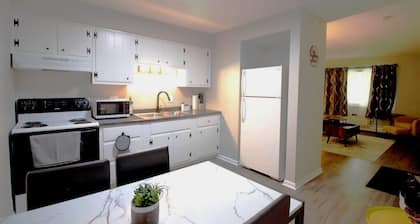 Mellow Mimosa Mission, Condo -Minutes to WPAFB & WSU, Fast Wifi, A/C