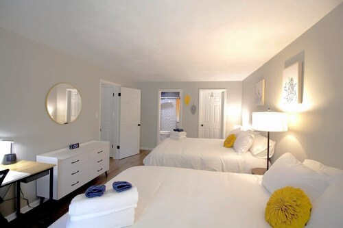 Mellow Mimosa Mission, Condo -Minutes to WPAFB & WSU, Fast Wifi, A/C