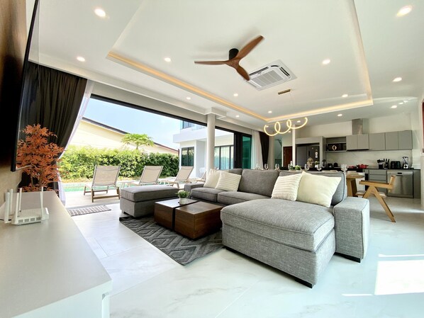 Luxury Villa | Living area - Rawai Lavish 4BR Private Pool Villa (Rawai)