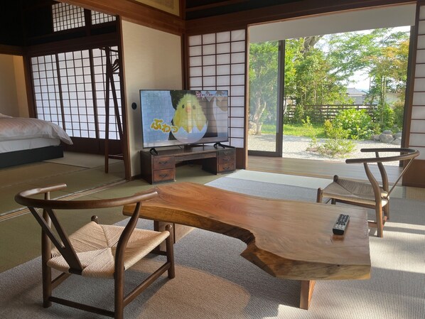 1 bedroom, desk, free WiFi, bed sheets