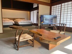 1 bedroom, desk, free WiFi, bed sheets