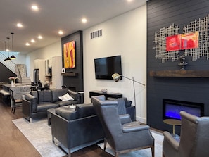 TV connectée, cheminée