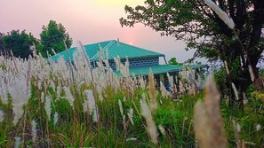 Exterior - White Hills Cottage (Bhikyasain)