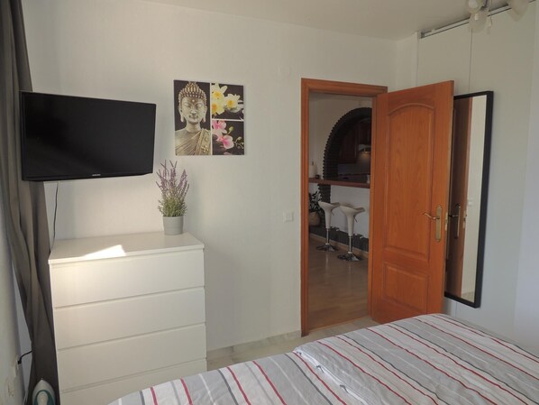 1 bedroom, iron/ironing board, Internet