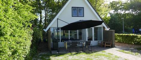 House | Outdoor dining