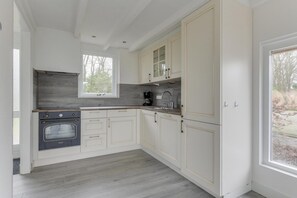 独立别墅 | 私人厨房 | 高脚椅